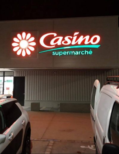 Enseigne lumineuse extérieure Casino